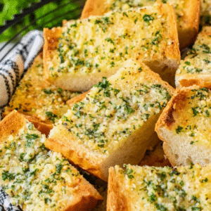 Garlic bread (गार्लिक ब्रेड)